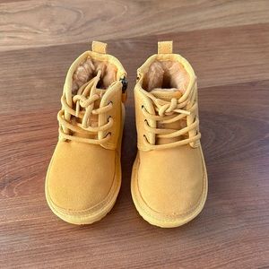 Brand new toddler Uggs wool lined ankleboots with zipper